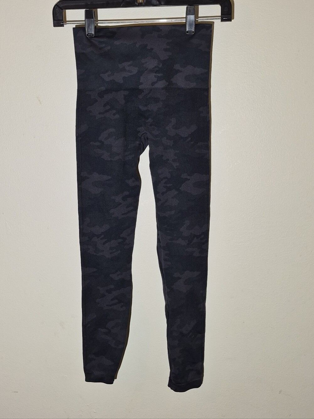 S)  Spanx Look At Me Now Blue Camo Full Length Shape Wear Compression Leggings